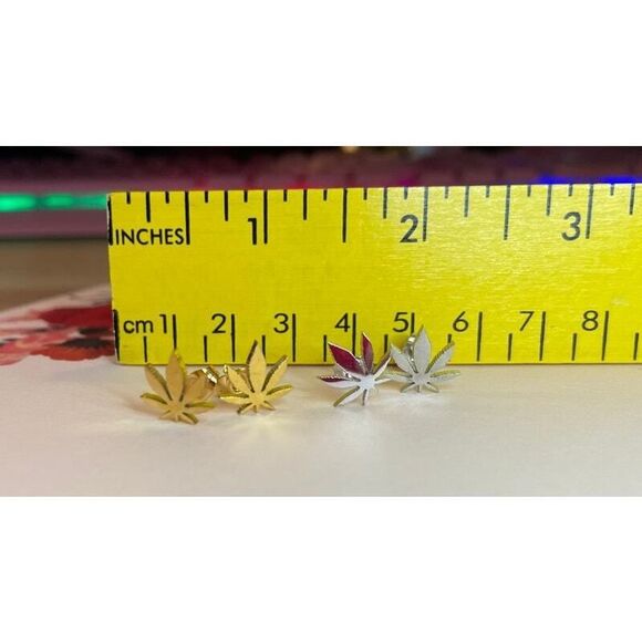 Gold Weed Leaf Stud Earrings Hypoallergenic Stainless Steel Marijuana Jewelry‎ - Picture 3 of 4